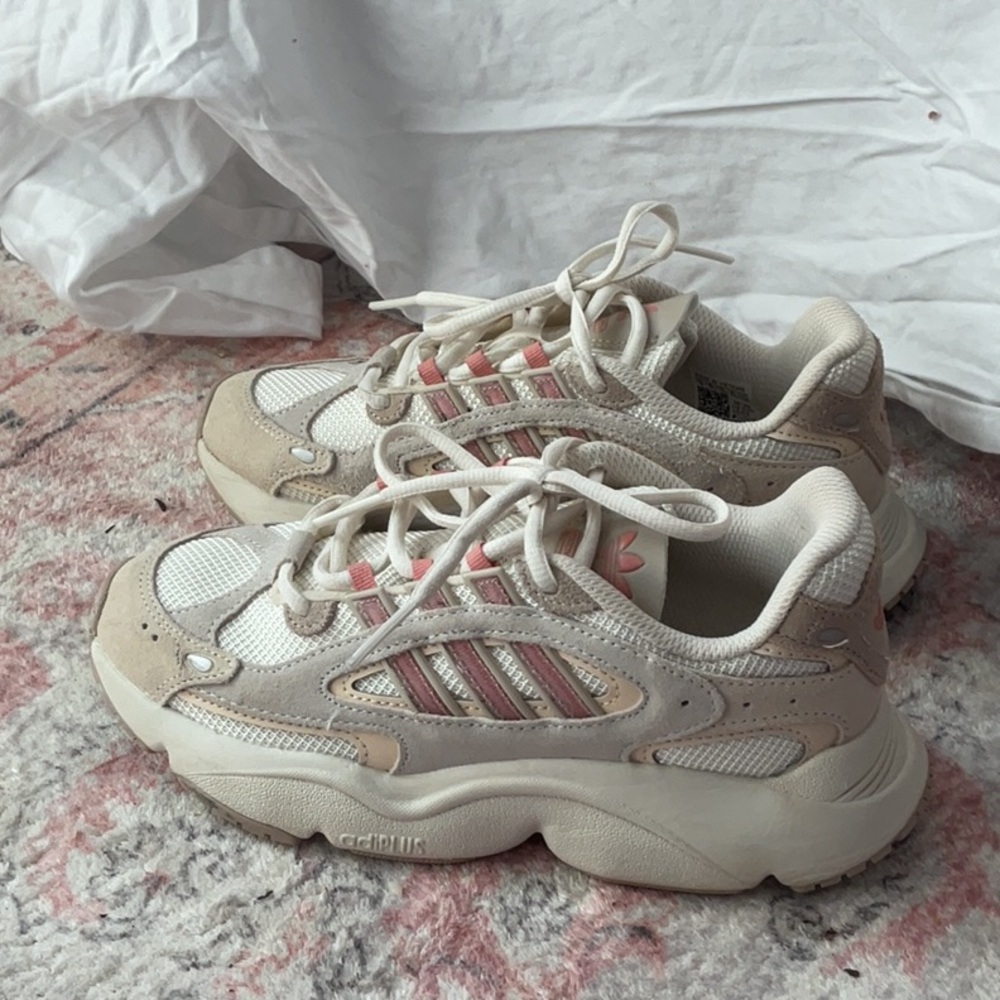 adidas Women's Sneakers in Beige and Pink